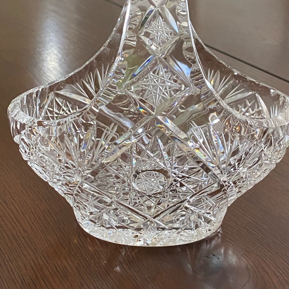 Vintage Beautiful Crystal Basket - Picture 8 of 8